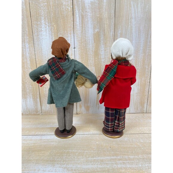 LOT OF 2 CHRISTMAS CAROLERS Man & Woman 12” TALL Good Pre-owned Condition - Picture 5 of 8
